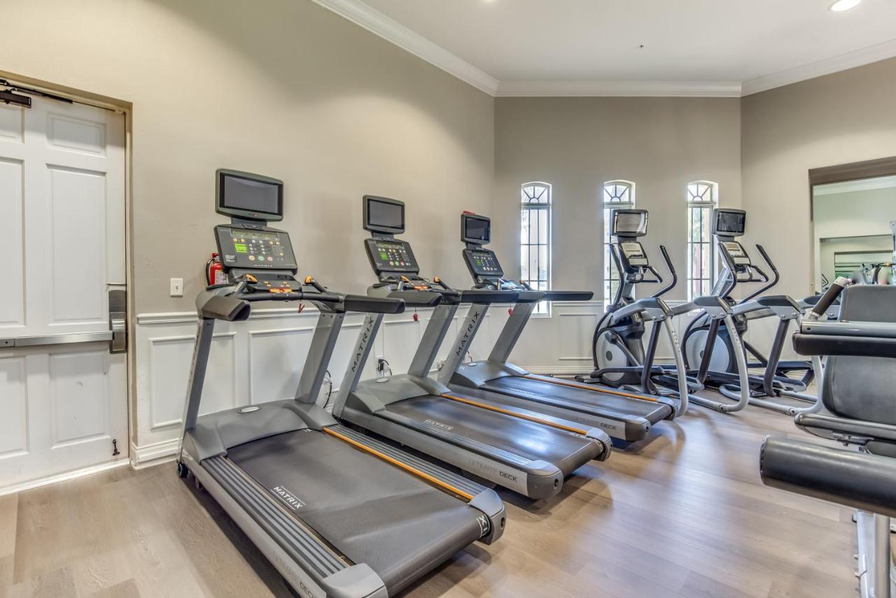 Apartment 4814 Cayview Avenue #401