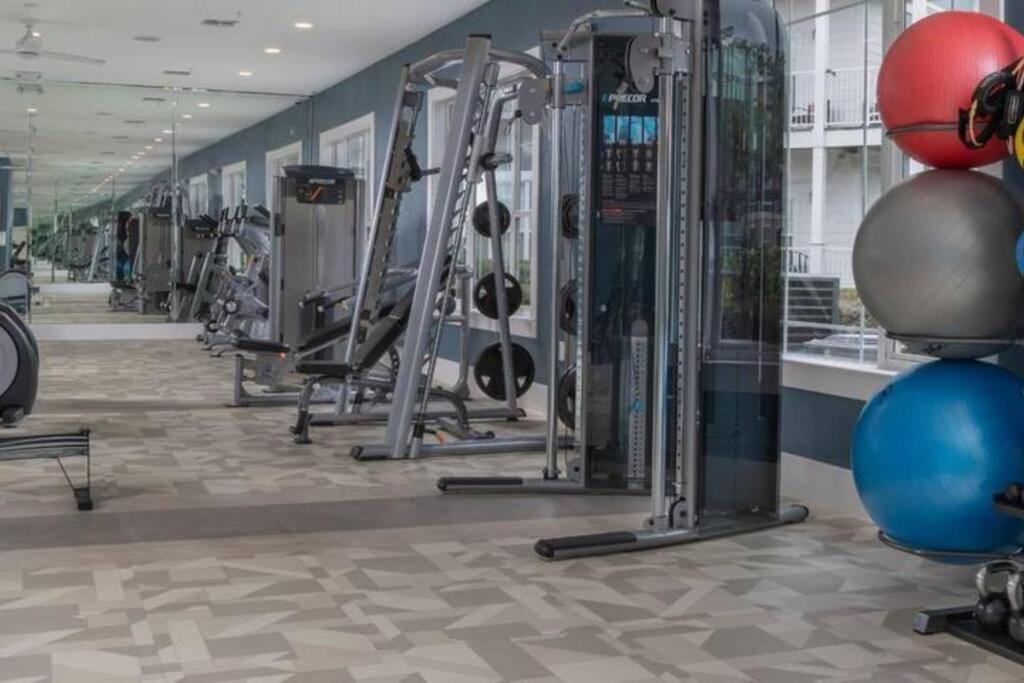 Apartment Luxurious 2-bed W/lake View And Amenities *