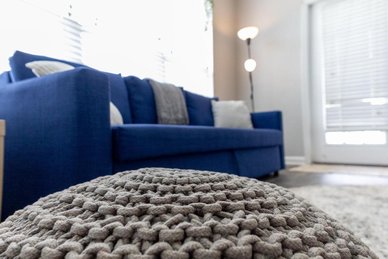 Luxurious 2-bed W/lake View And Amenities *