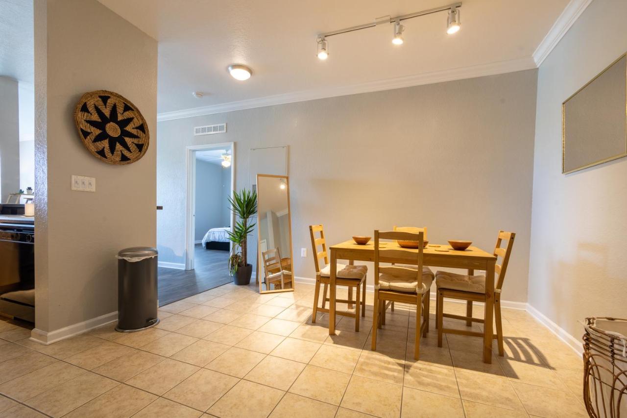 Apartment Luxurious 2-bed W/lake View And Amenities *