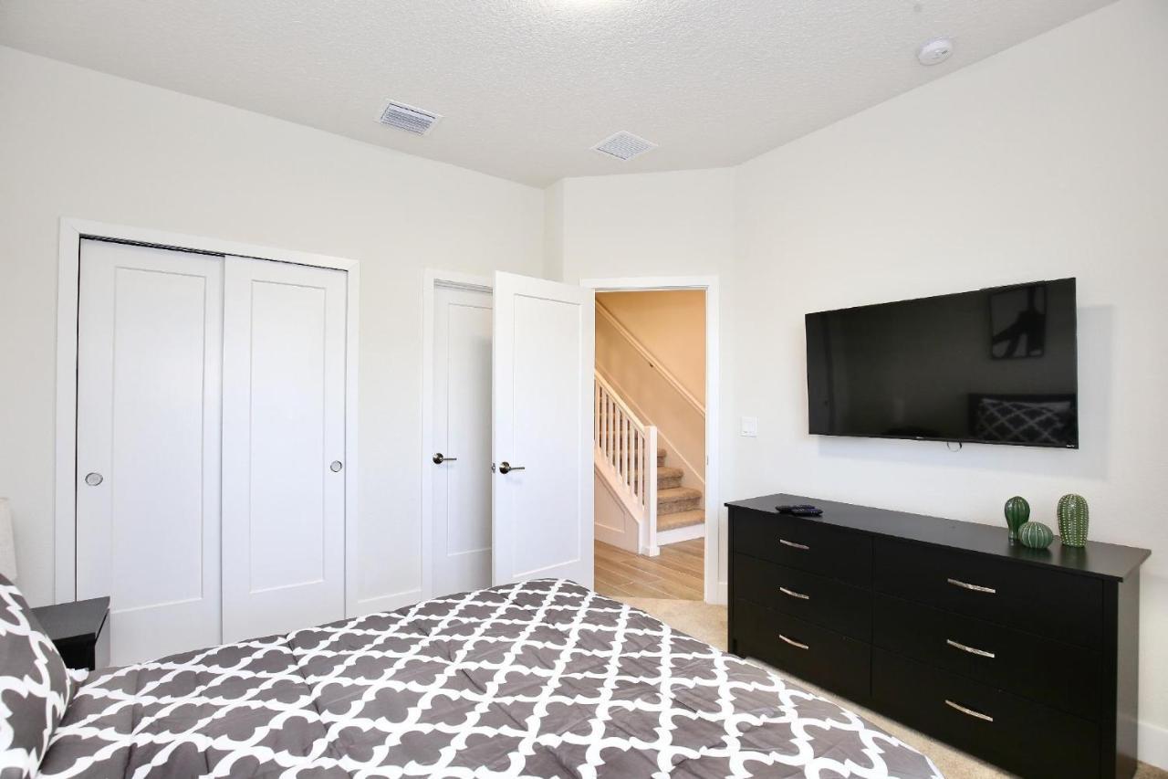 Great 4 Bedroom Townhouse In Lux Hidden Forest, With Private Pool! Holiday home Orlando