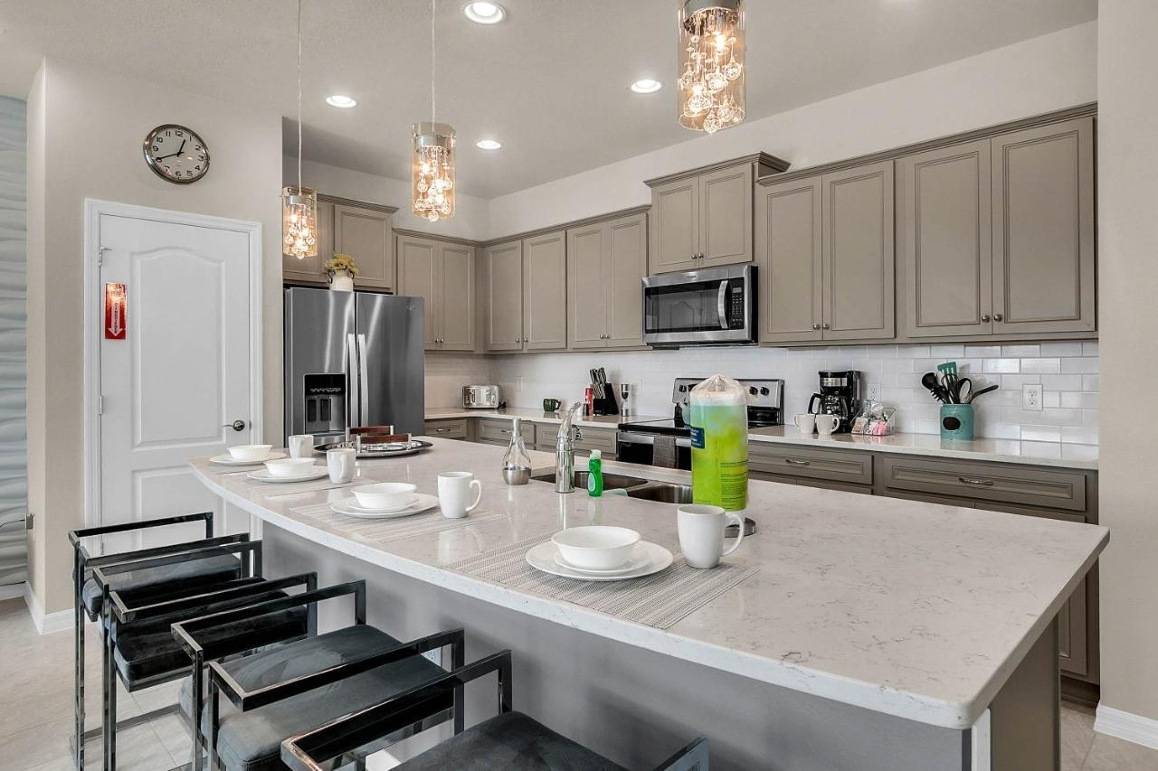 5 Bedrooms - 4,5 Bathrooms - Windsor At Westside 8928 Sa *