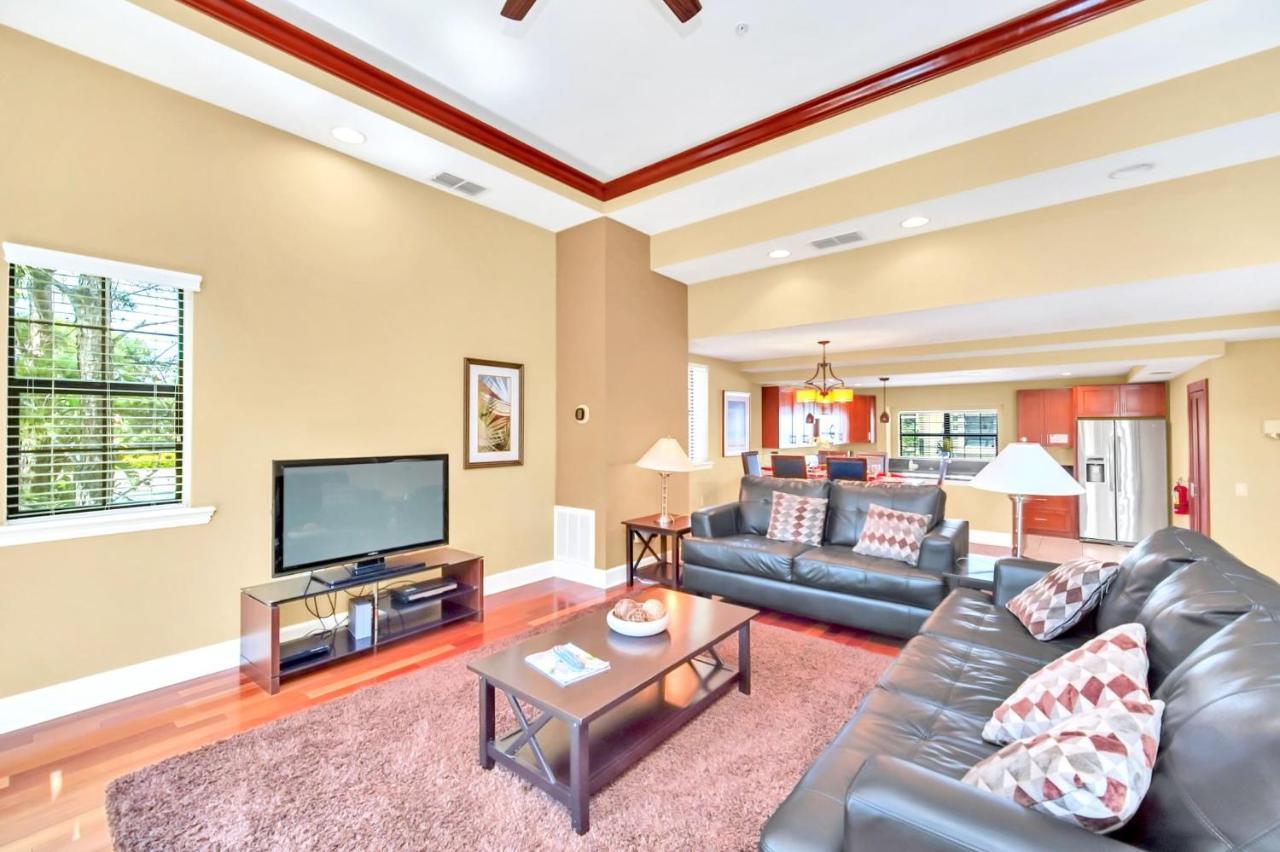 Lovely 4br Townhome With Access Near Orlando