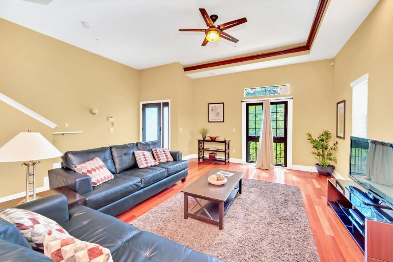 Apartment Lovely 4br Townhome With Access Near *