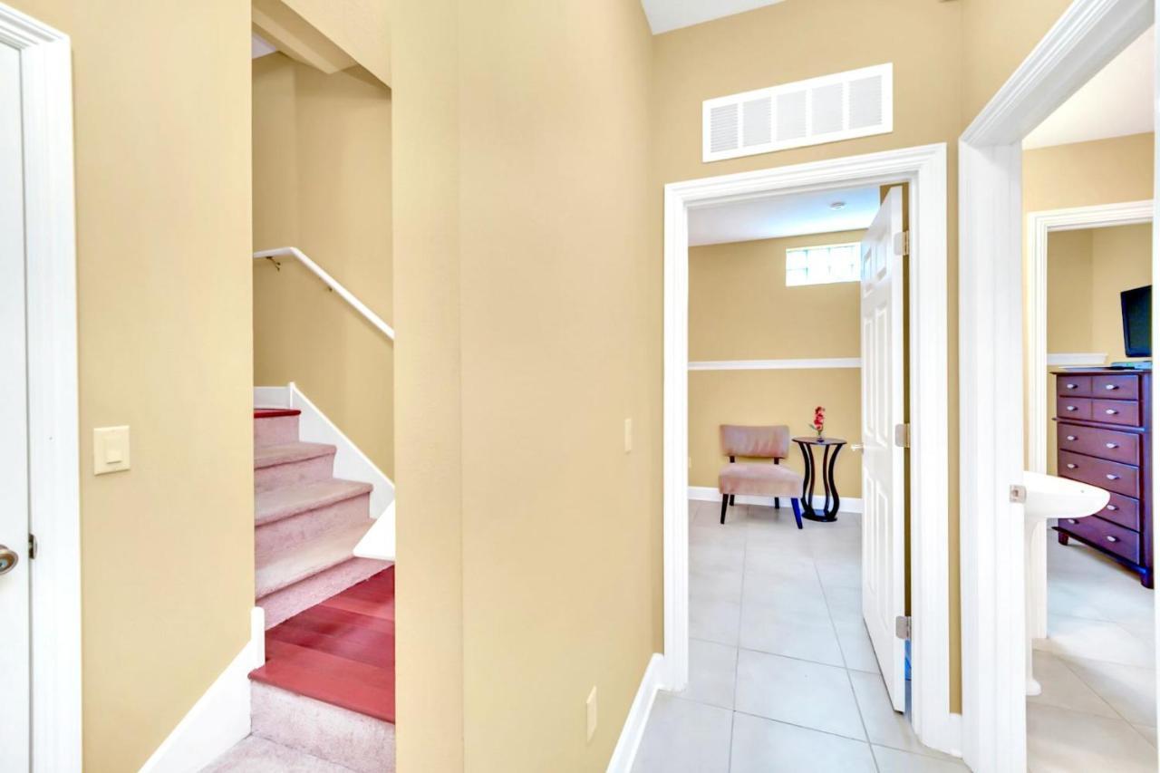 Apartment Lovely 4br Townhome With Access Near *