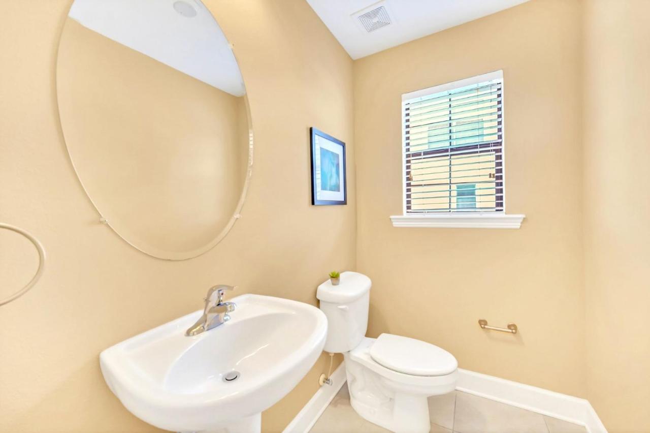 Apartment Lovely 4br Townhome With Access Near Orlando