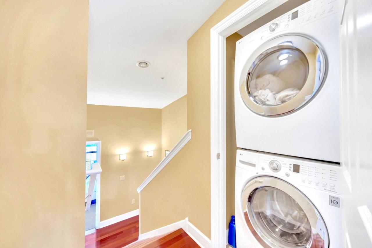Lovely 4br Townhome With Access Near Apartment Orlando
