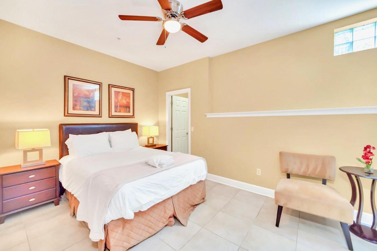 Apartment Lovely 4br Townhome With Access Near *