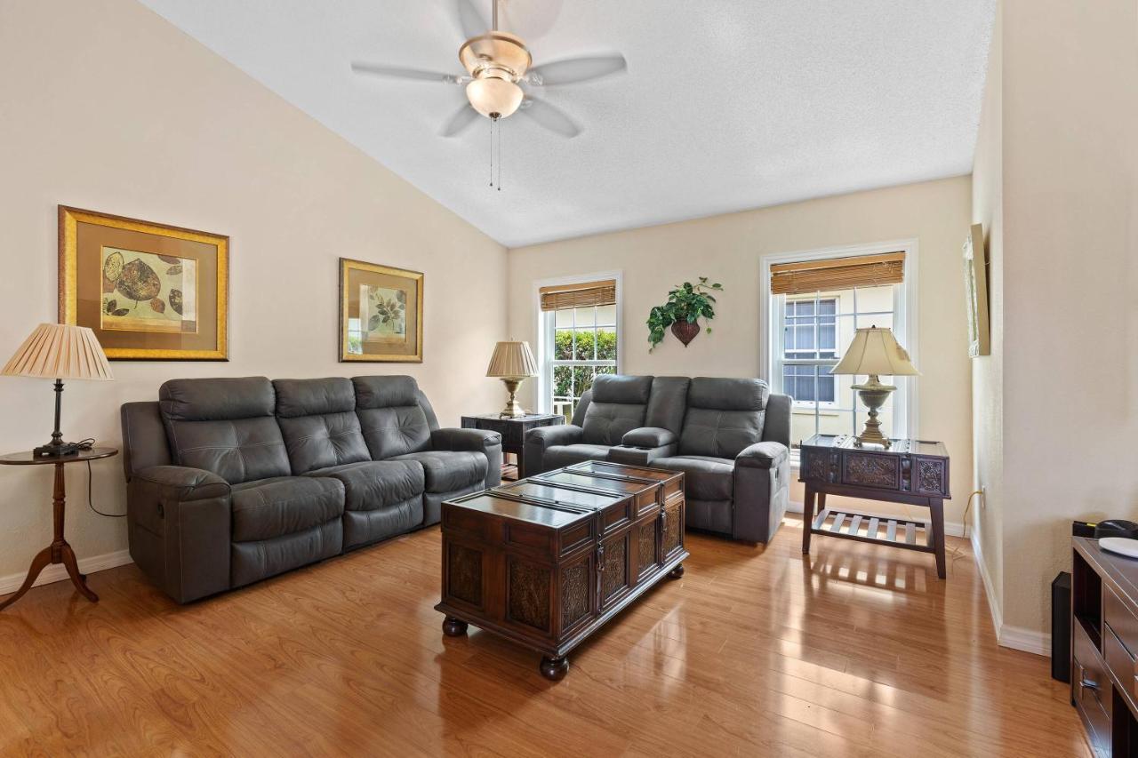 Dedicated Work Space And Game 4br Oi2800 Holiday home *