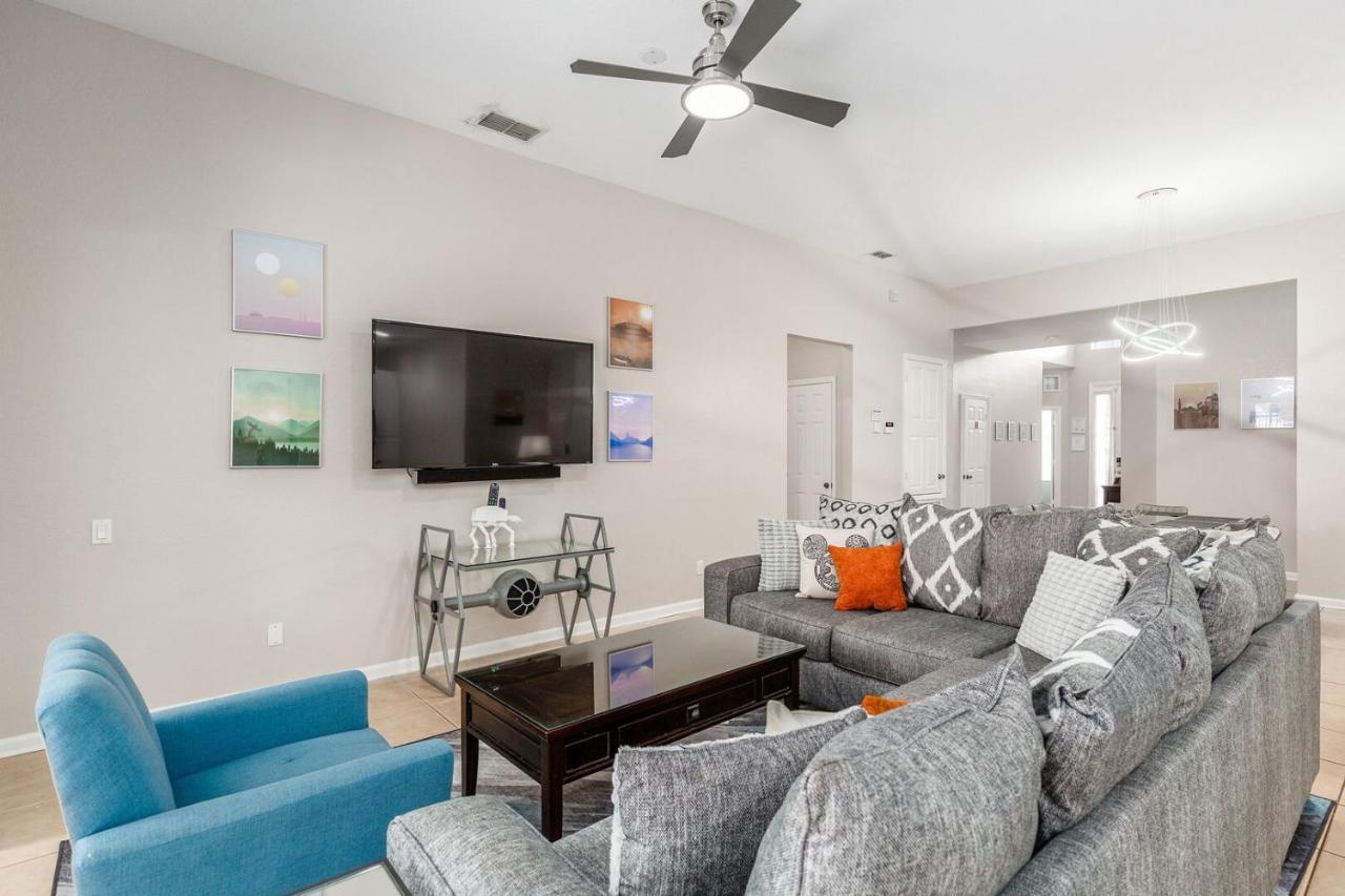Windsor Galaxy 5 Bed/5 Bath Pool Near