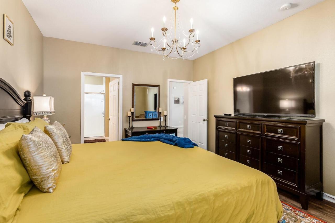 Windsor Galaxy 5 Bed/5 Bath Pool Near Villa