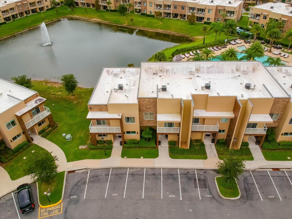 Beautiful Townhome Overlooking The And The Pool
