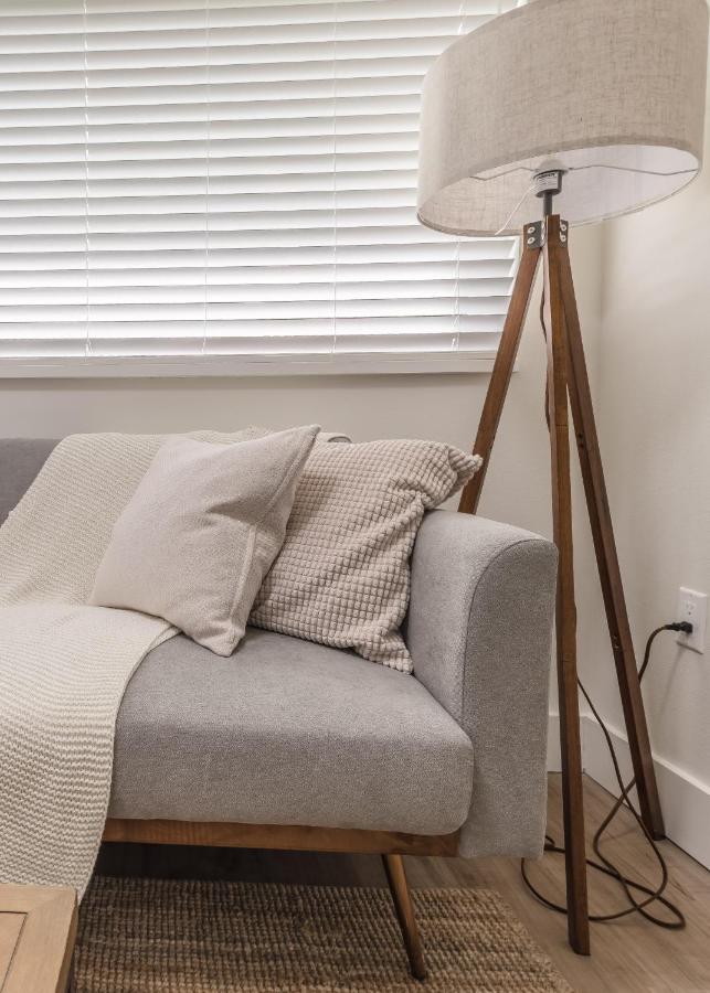 Luxury Tiny 2 Miles From Downtown Guest house *
