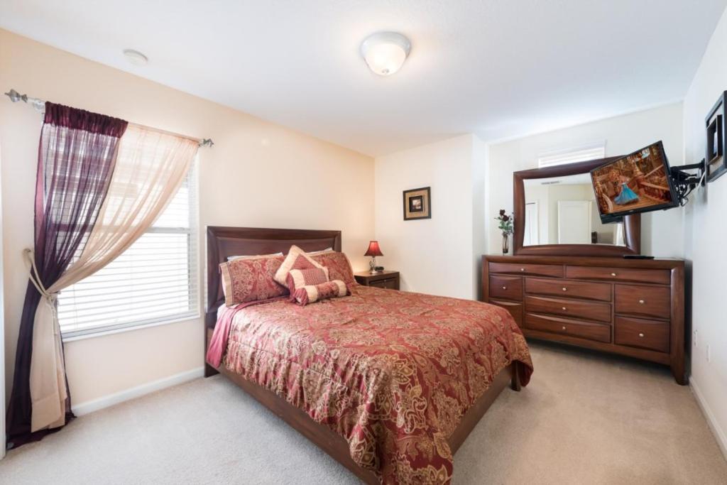 Villa Windsor Hills 5 Bed, 5 Bath 2500