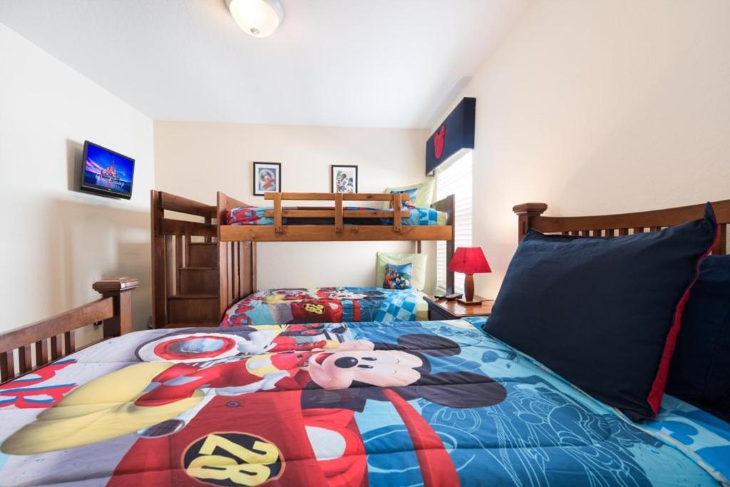 Villa Windsor Hills 5 Bed, 5 Bath 2500 *