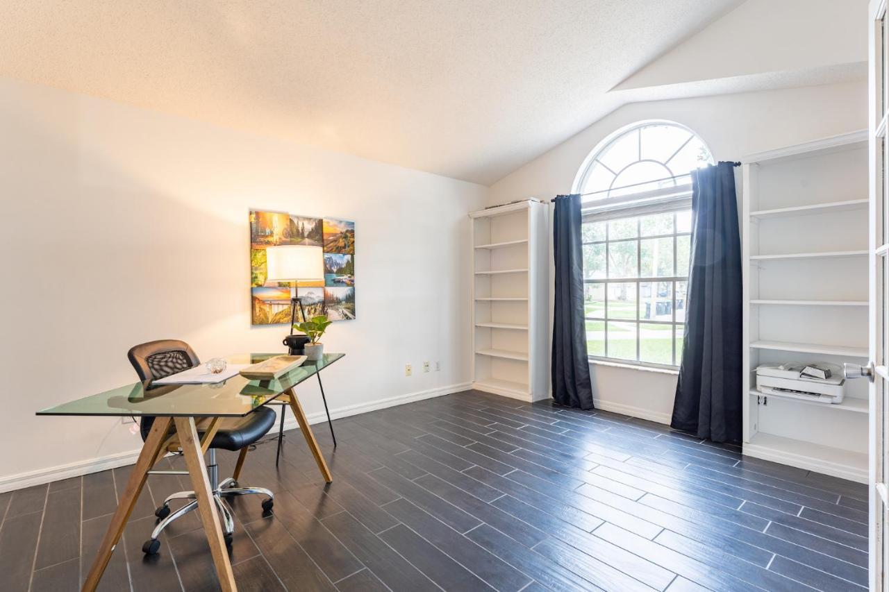 East Getaway - 3br/2bth - *pool *parking * Orlando