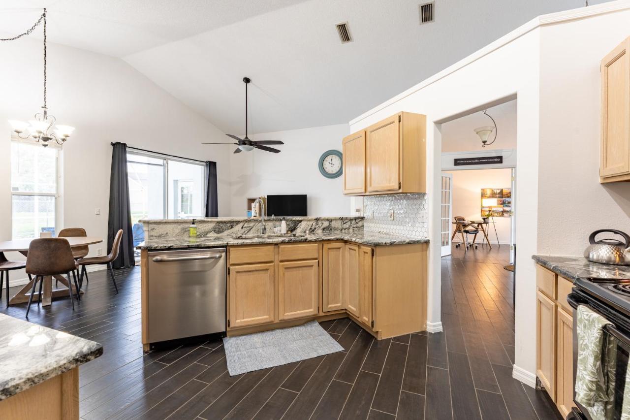 Holiday home East Getaway - 3br/2bth - *pool *parking Orlando