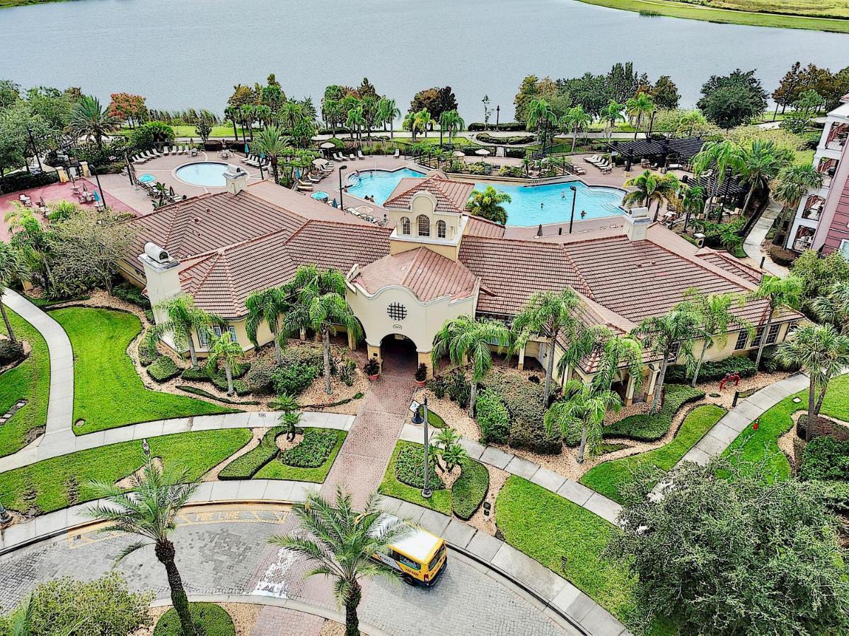 Vista Cay Luxury 4 Bedroom