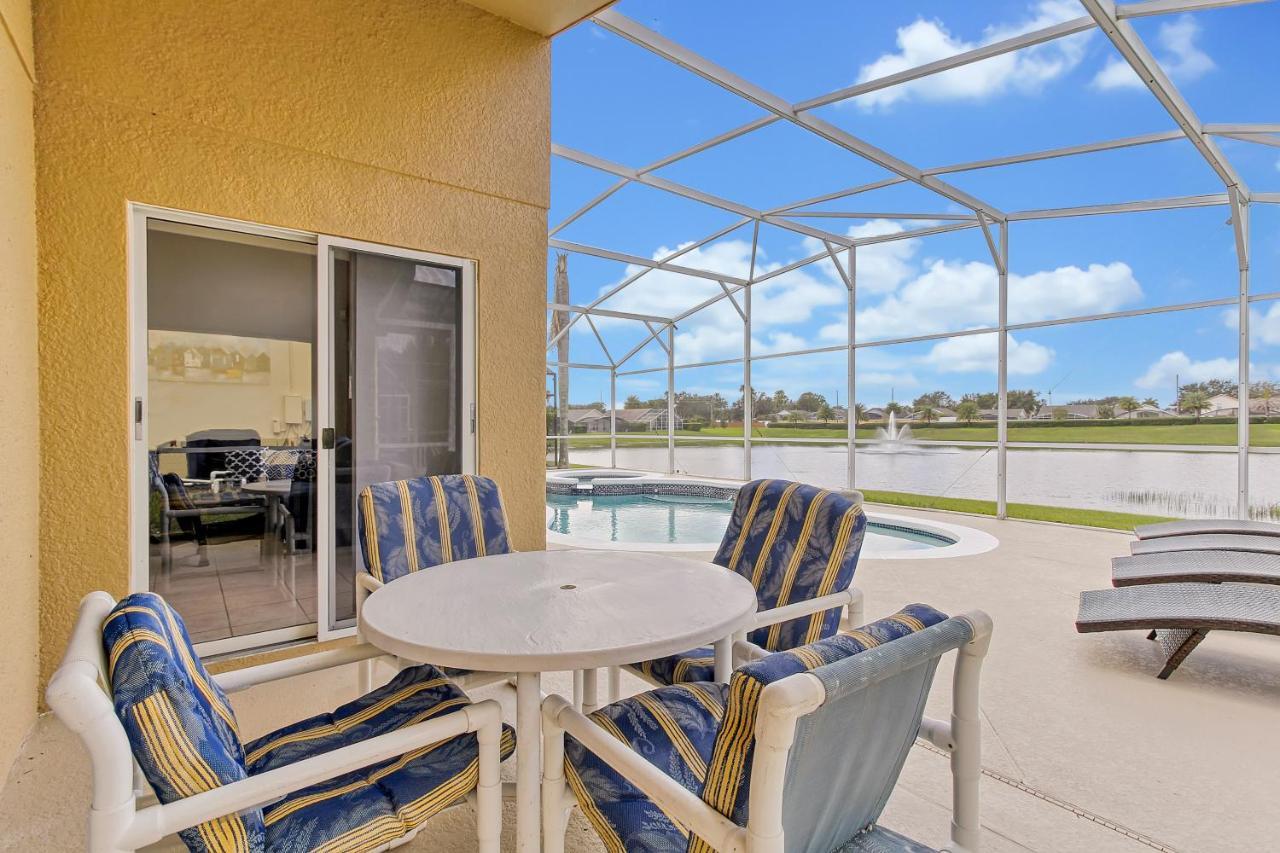 Star Oasis - 4 Bed Family Pool Holiday home *