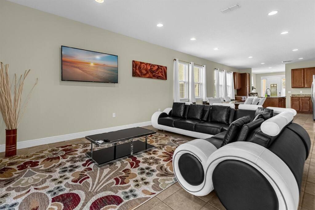 561 Villa- Pool Spa- New Listing Holiday home