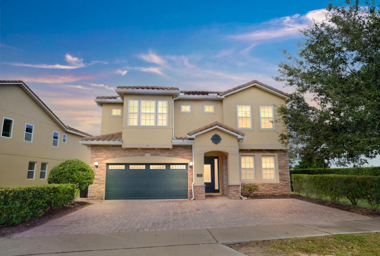Huge 10 Bdr Family House With Arcades And Free Pool Heat Near Holiday home