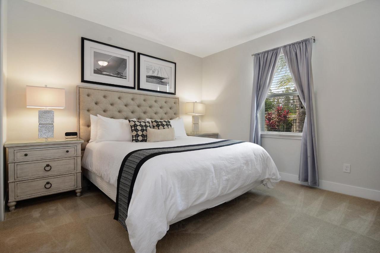 Eight Bedrooms With Pool & 481 *