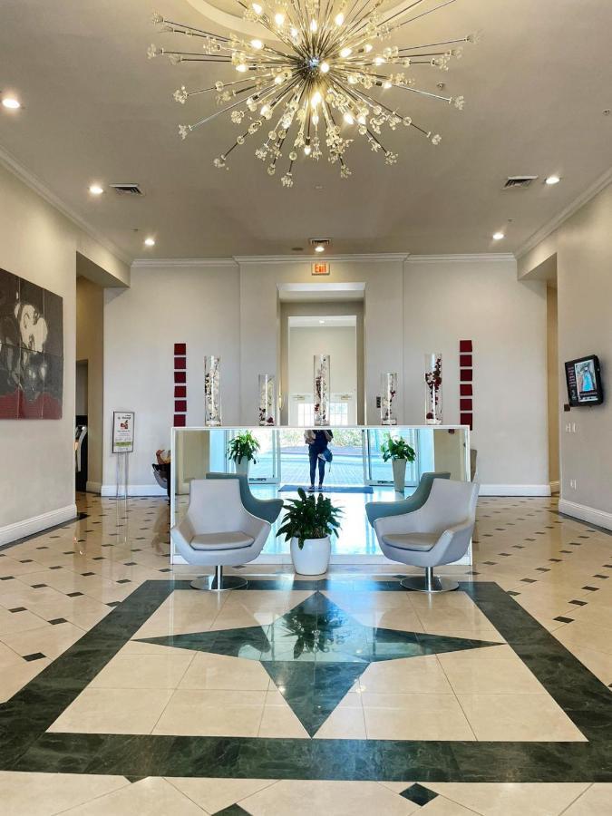 The Point, Lux 4 Min From Universal Apartment *