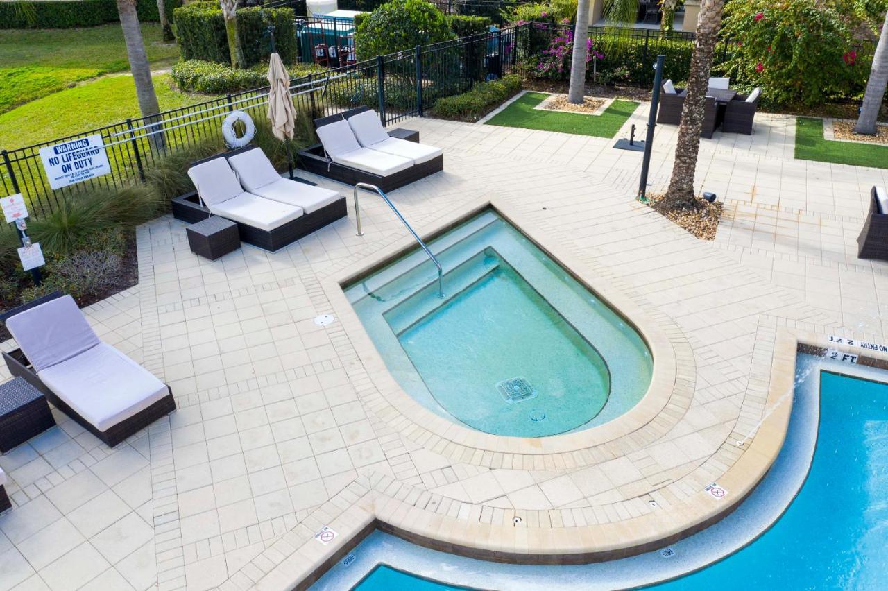 Stunning 4 Bd Close To @ Magic Village 3247 *