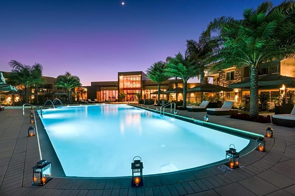 Stunning 4bd Close To @ Magic Village 7614 Orlando