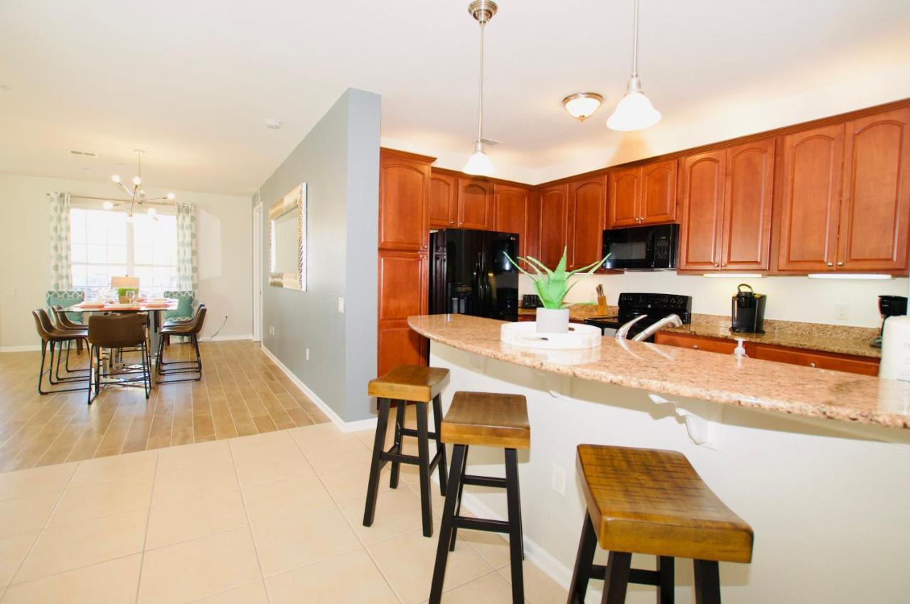 Apartment Vista Cay Luxury 4 Bedroom *