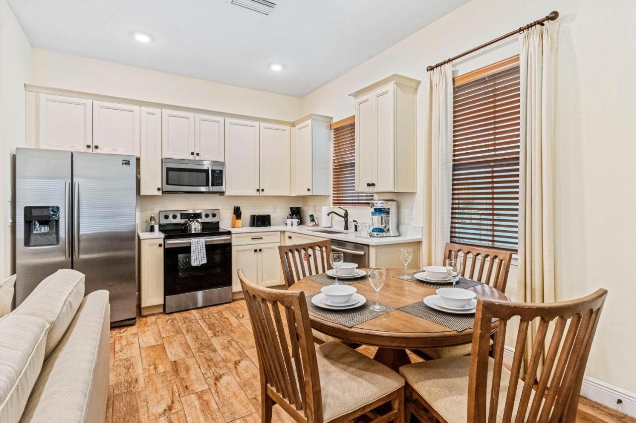Holiday home 3000 Latitude Lane *