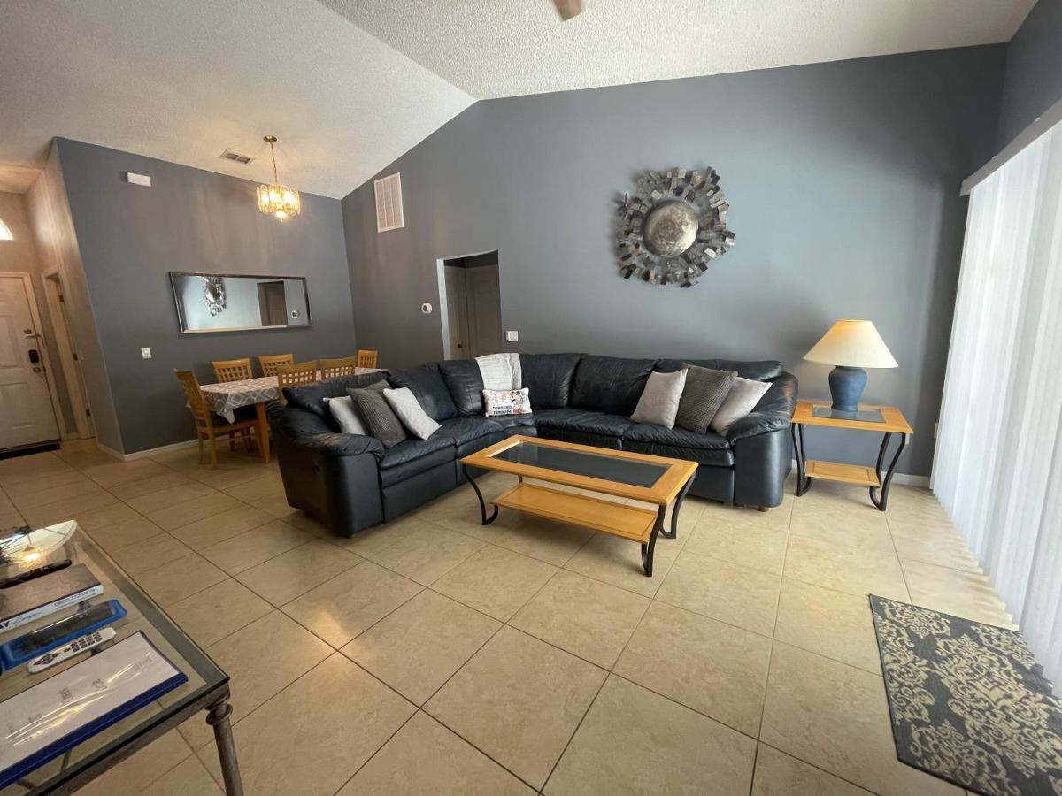 3 Bedroom With Poolside Cinema And Games Close To Theme Parks Sleeps 6 2 Holiday home Orlando
