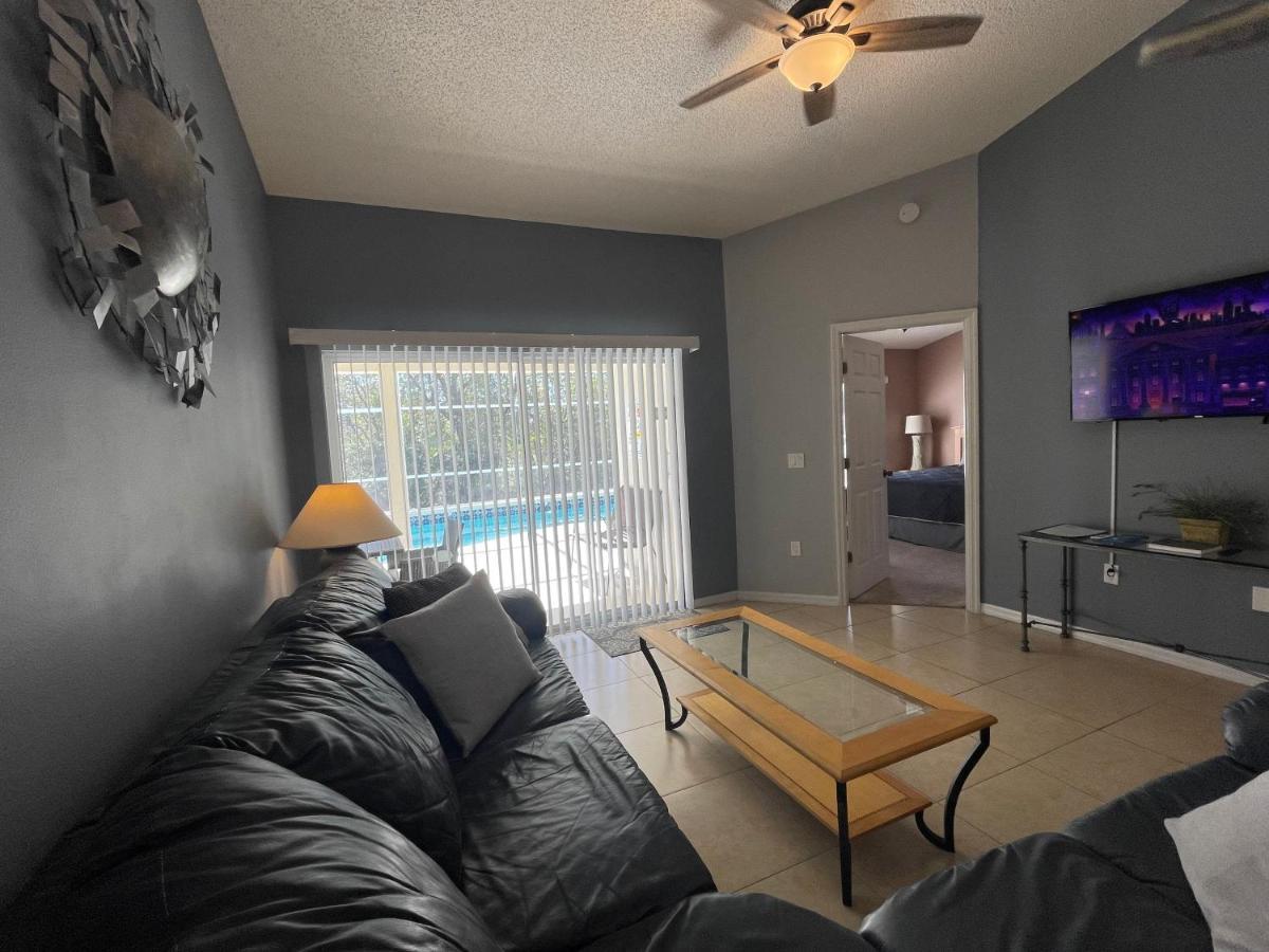 3 Bedroom With Poolside Cinema And Games Close To Theme Parks Sleeps 6 2 Holiday home Orlando