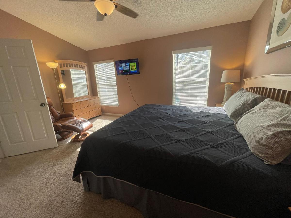 Holiday home 3 Bedroom With Poolside Cinema And Games Close To Theme Parks Sleeps 6 2 *