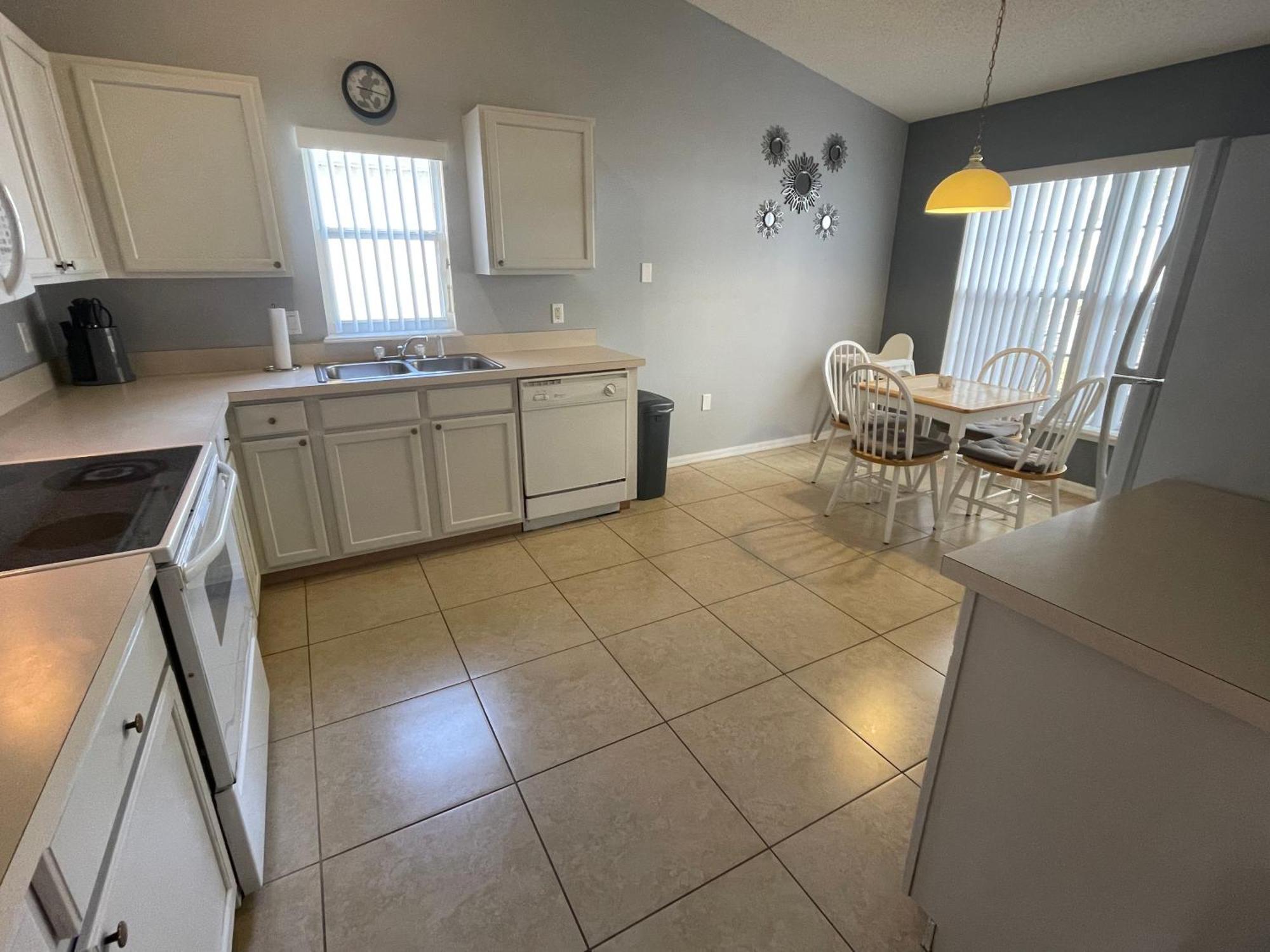 3 Bedroom With Poolside Cinema And Games Close To Theme Parks Sleeps 6 2 * Orlando