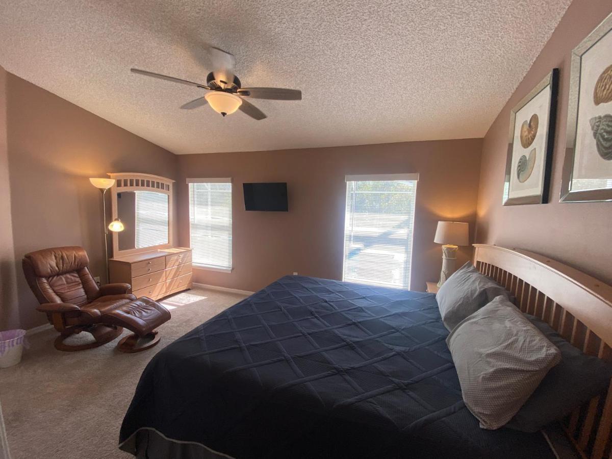 3 Bedroom With Poolside Cinema And Games Close To Theme Parks Sleeps 6 2 * Orlando