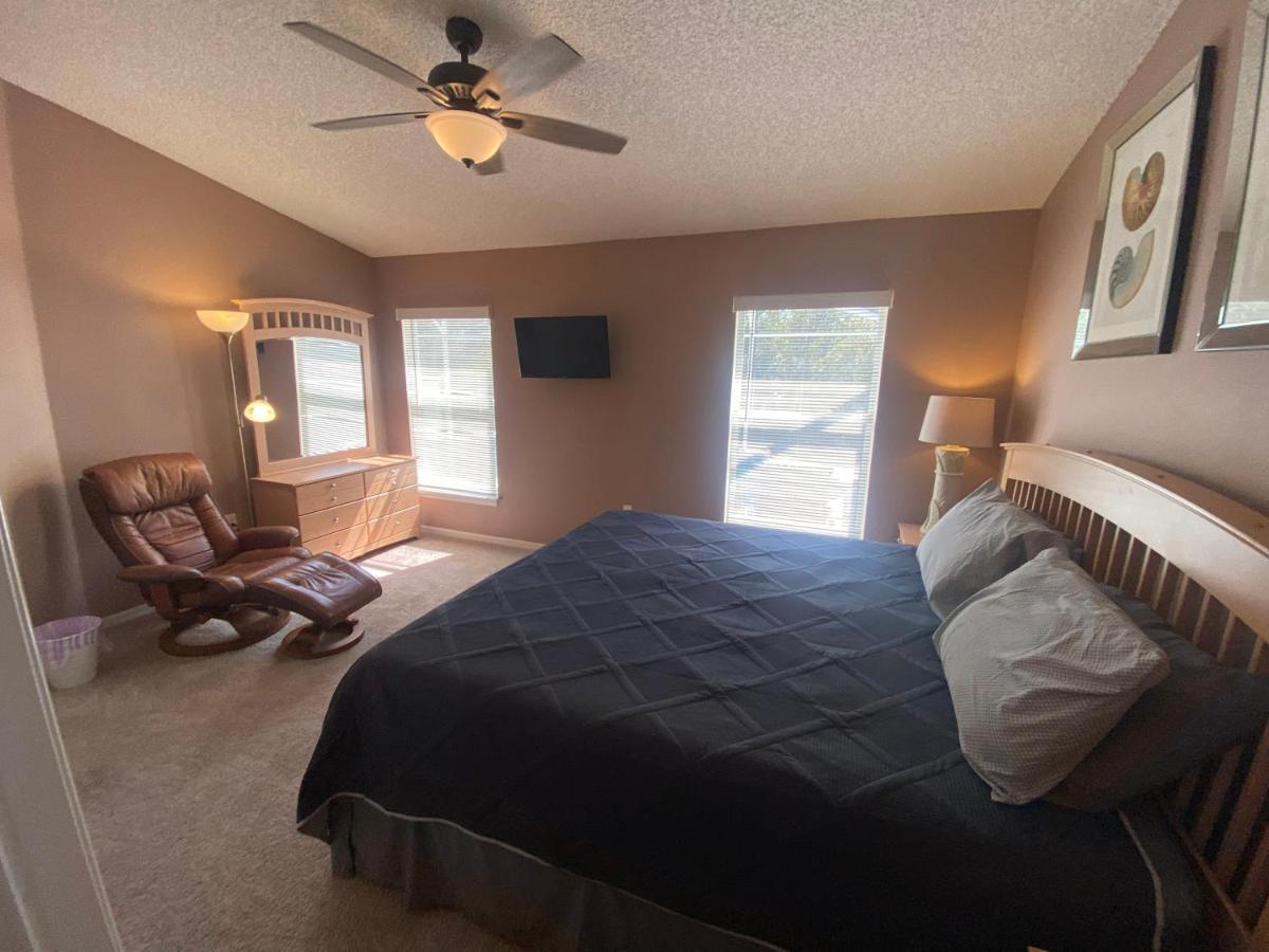 3 Bedroom With Poolside Cinema And Games Close To Theme Parks Sleeps 6 2