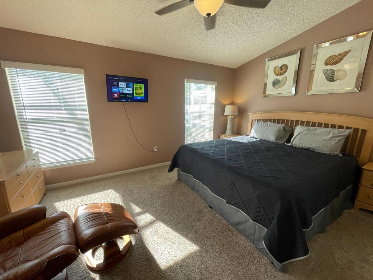 Holiday home 3 Bedroom With Poolside Cinema And Games Close To Theme Parks Sleeps 6 2 *