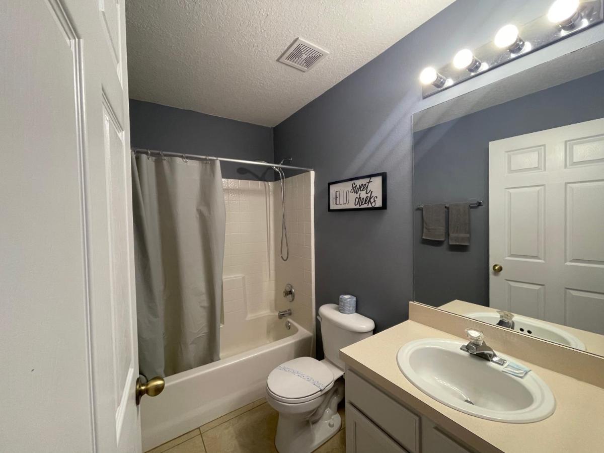 Holiday home 3 Bedroom With Poolside Cinema And Games Close To Theme Parks Sleeps 6 2 *