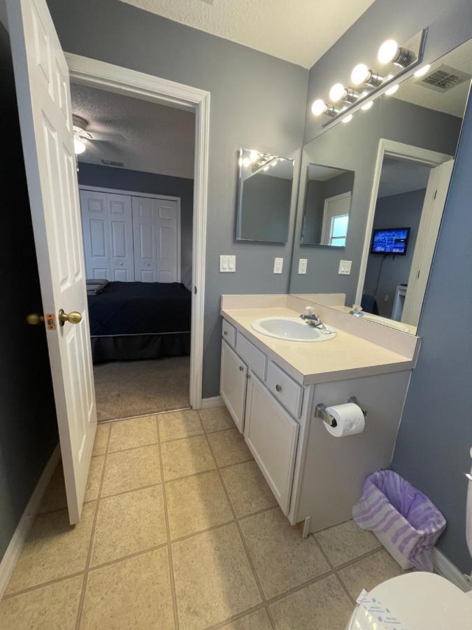3 Bedroom With Poolside Cinema And Games Close To Theme Parks Sleeps 6 2 *