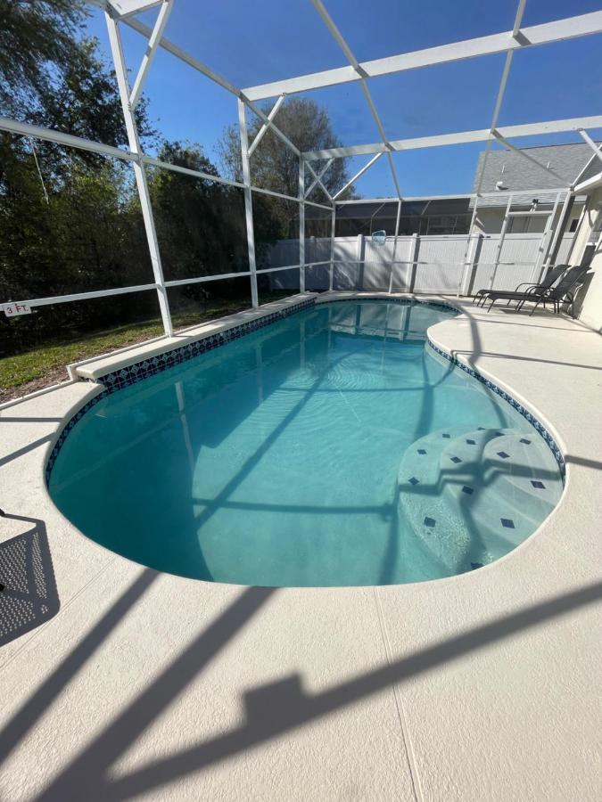 3 Bedroom With Poolside Cinema And Games Close To Theme Parks Sleeps 6 2 Holiday home *