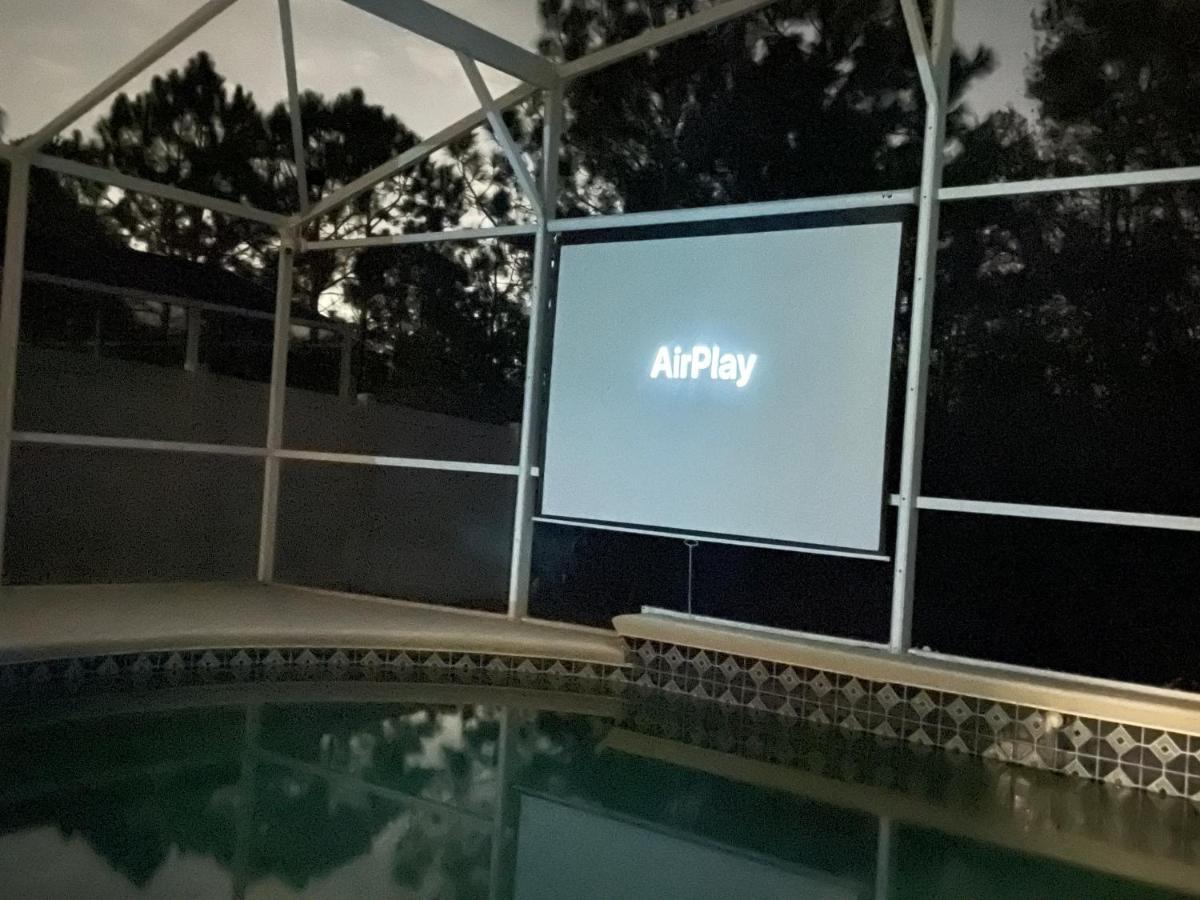 3 Bedroom With Poolside Cinema And Games Close To Theme Parks Sleeps 6 2 Orlando