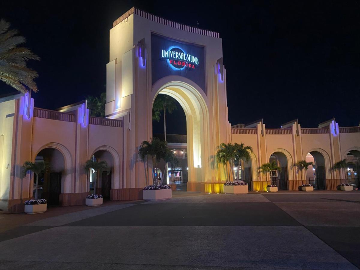 3 Bedroom With Poolside Cinema And Games Close To Theme Parks Sleeps 6 2 *