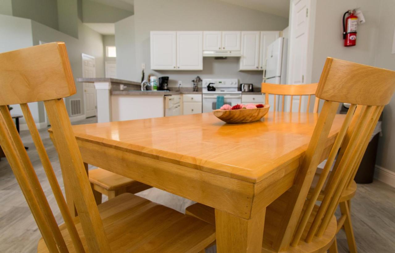 Holiday home Gated Community!! Sparkling Private Pool, Near