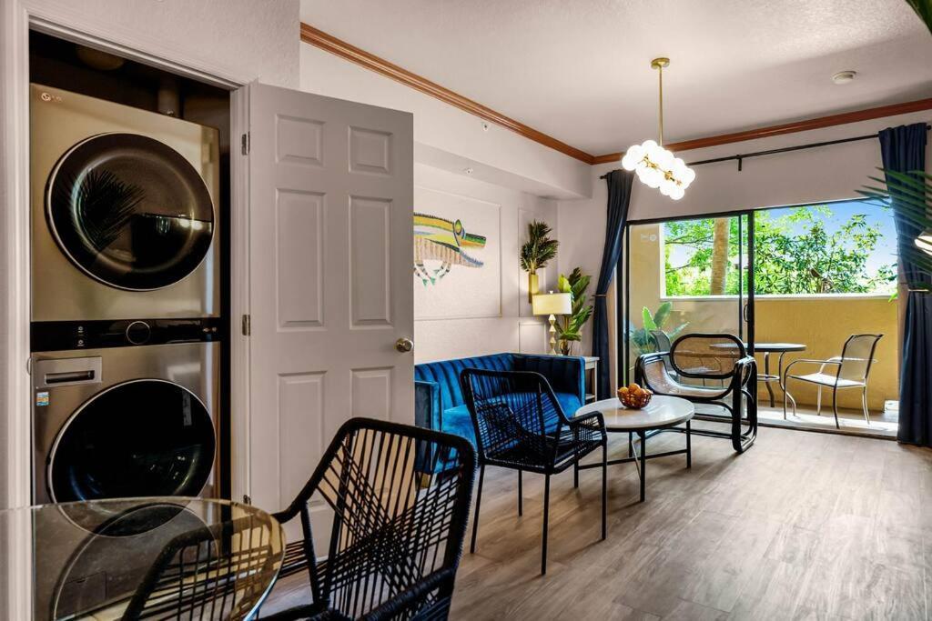 Designer Corner 3br/2ba - Disney, Universal, Convention Center & Seaworld *