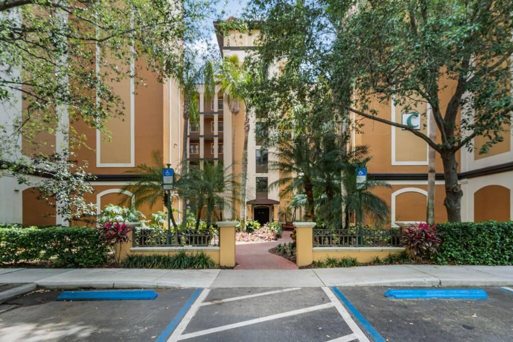 Apartment Designer Corner 3br/2ba - Disney, Universal, Convention Center & Seaworld