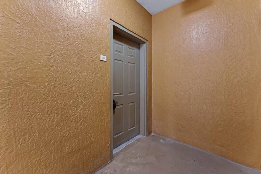 Designer Corner 3br/2ba - Disney, Universal, Convention Center & Seaworld *