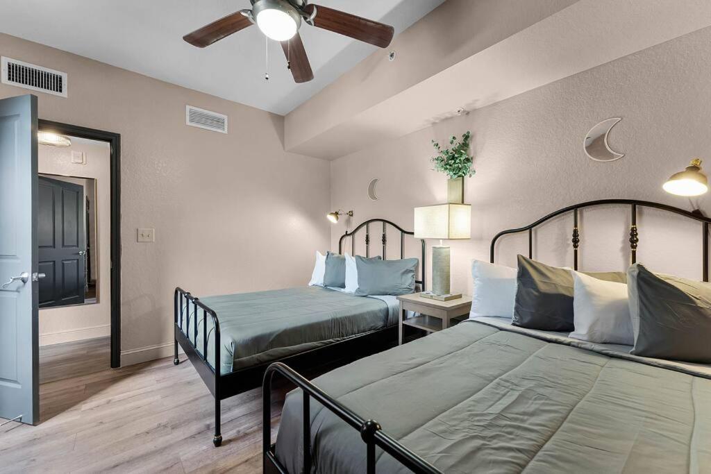 Apartment Designer Corner 3br/2ba - Disney, Universal, Convention Center & Seaworld Orlando