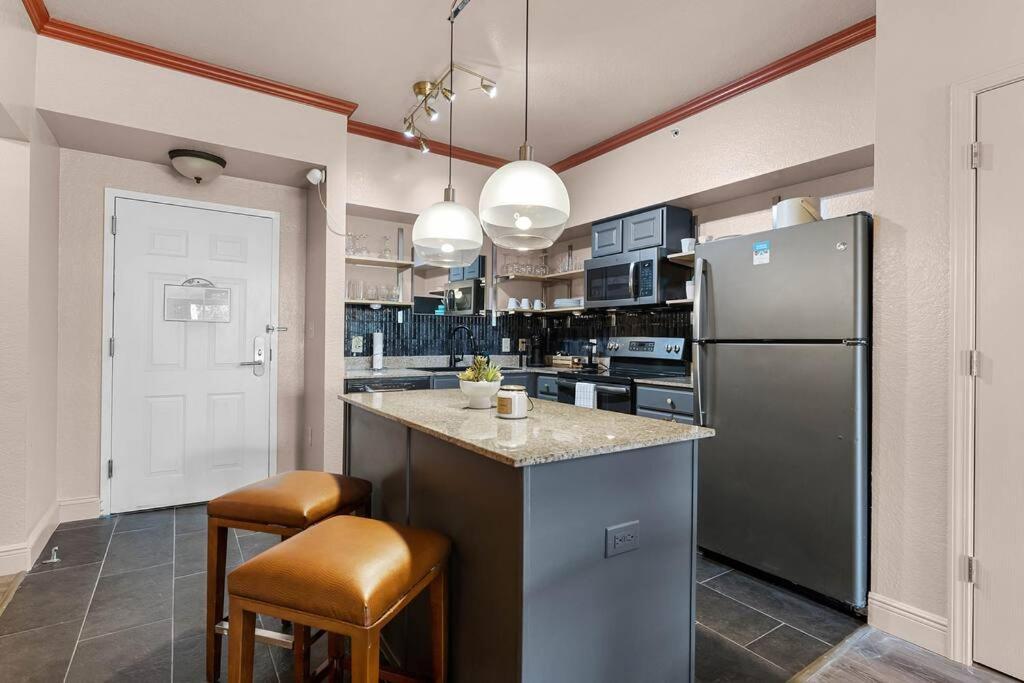 Apartment Designer Corner 3br/2ba - Disney, Universal, Convention Center & Seaworld