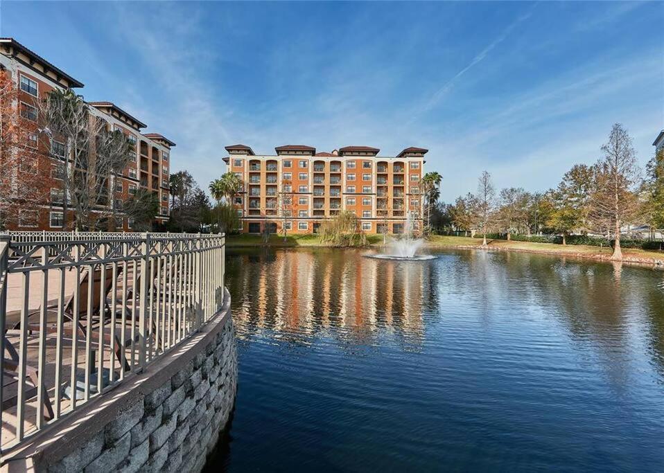 Apartment Designer Corner 3br/2ba - Disney, Universal, Convention Center & Seaworld